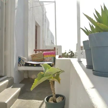 Eclectic & Artistic House In Semesterbostad