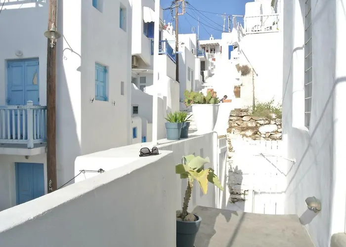 Eclectic & Artistic House In Mykonos Town